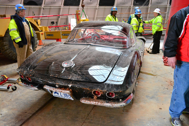 Illustration for article titled Check Out These Amazing Photos From The Corvette Sinkhole Recovery